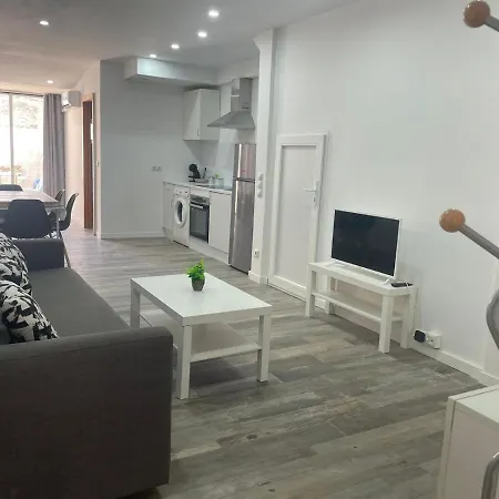 Appartement Piso En El Centro Del Vendrell. Entero.