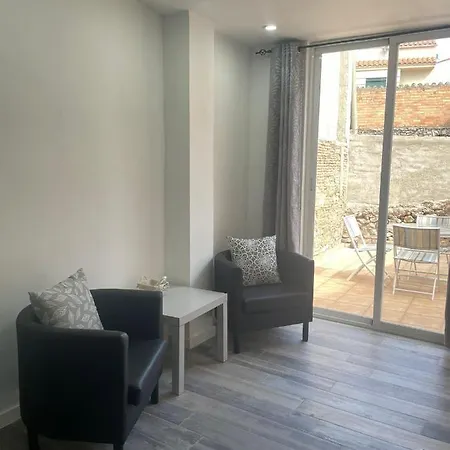 Appartement Piso En El Centro Del Vendrell. Entero. *