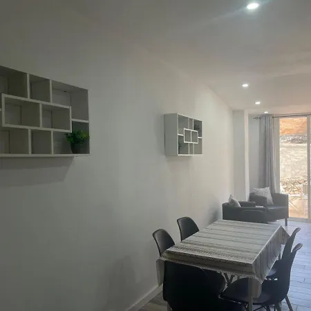 Appartement Piso En El Centro Del Vendrell. Entero. El Vendrell