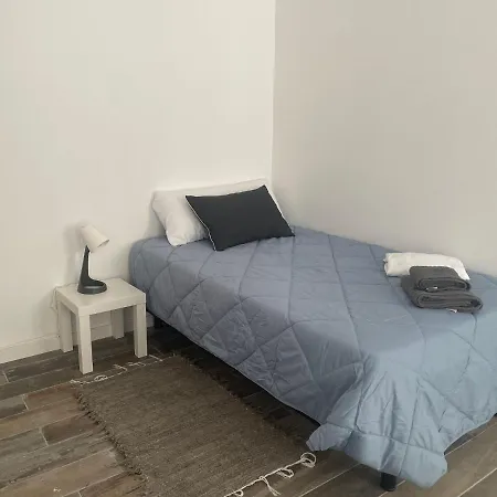 Piso En El Centro Del Vendrell. Entero. 埃勒凡达尔